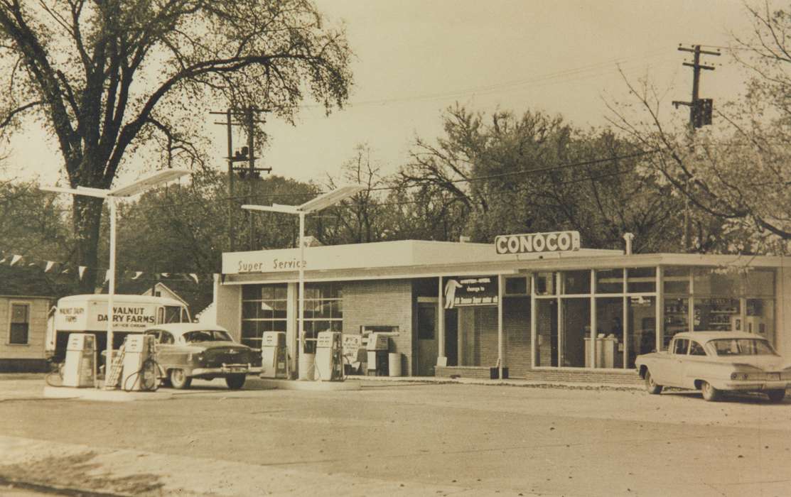 history of Iowa, gas station, Businesses and Factories, Waverly Public Library, Iowa, Motorized Vehicles, Iowa History, correct date needed, Cities and Towns