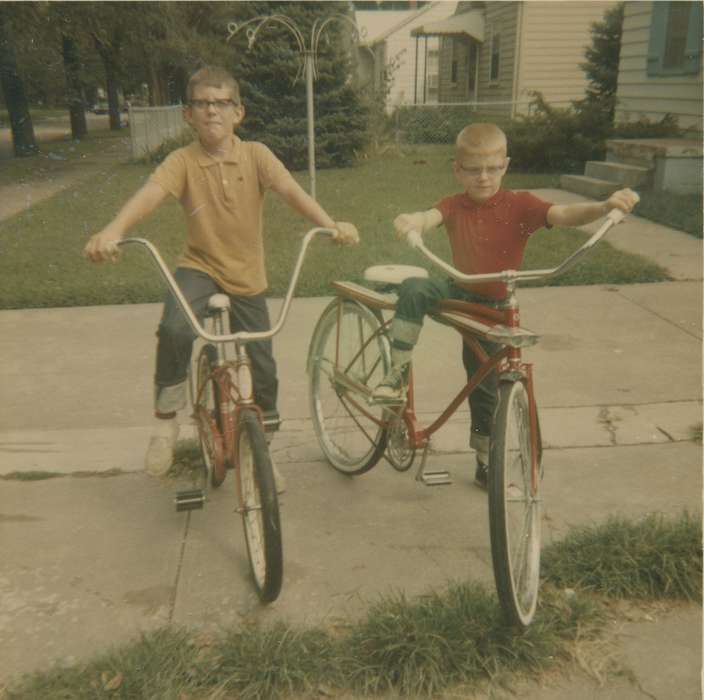 Outdoor Recreation, Council Bluffs, IA, Iowa, brothers, Iowa History, Families, Children, Henderson, Dan, banana handle bars, boys, bicycle, history of Iowa, cruiser fin