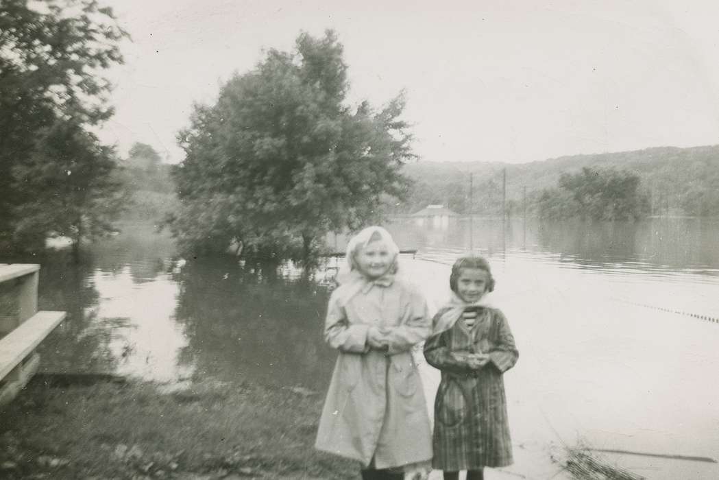 kerchief, Iowa History, Children, Iowa, Floods, history of Iowa, Portraits - Group, Hatcher, Cecilia, Anamosa, IA