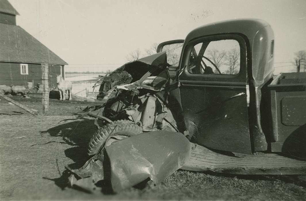history of Iowa, Iowa History, truck, Motorized Vehicles, Wrecks, Tjaden, Carol, Cresco, IA, Iowa, Farms, correct date needed, wreck