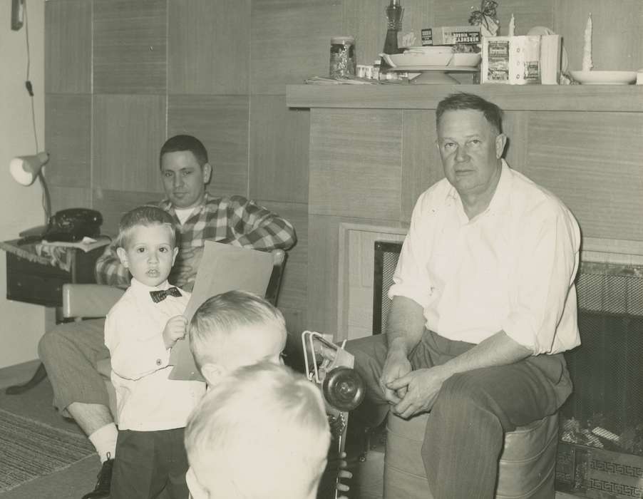 Iowa, Waterloo, IA, fireplace, Families, living room, Children, Homes, telephone, history of Iowa, Iowa History, Jeys, Marlene