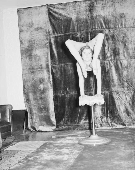 Lemberger, LeAnn, gymnastics, Iowa History, Entertainment, Iowa, history of Iowa, contortionist, Portraits - Individual, Ottumwa, IA