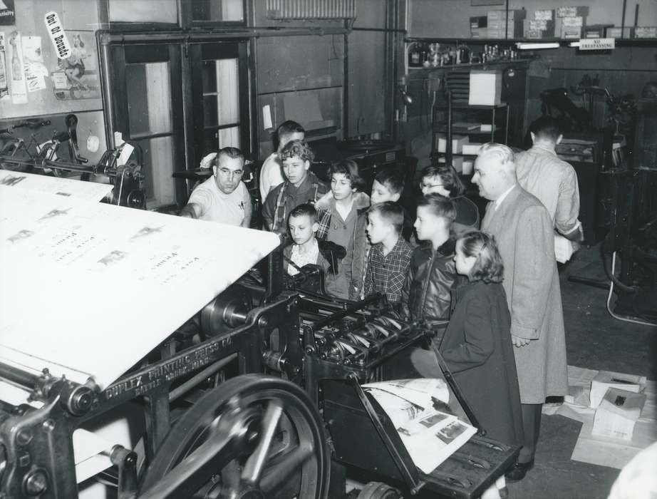 Children, history of Iowa, newspaper, Waverly Public Library, Iowa, office, Iowa History, men, field trip