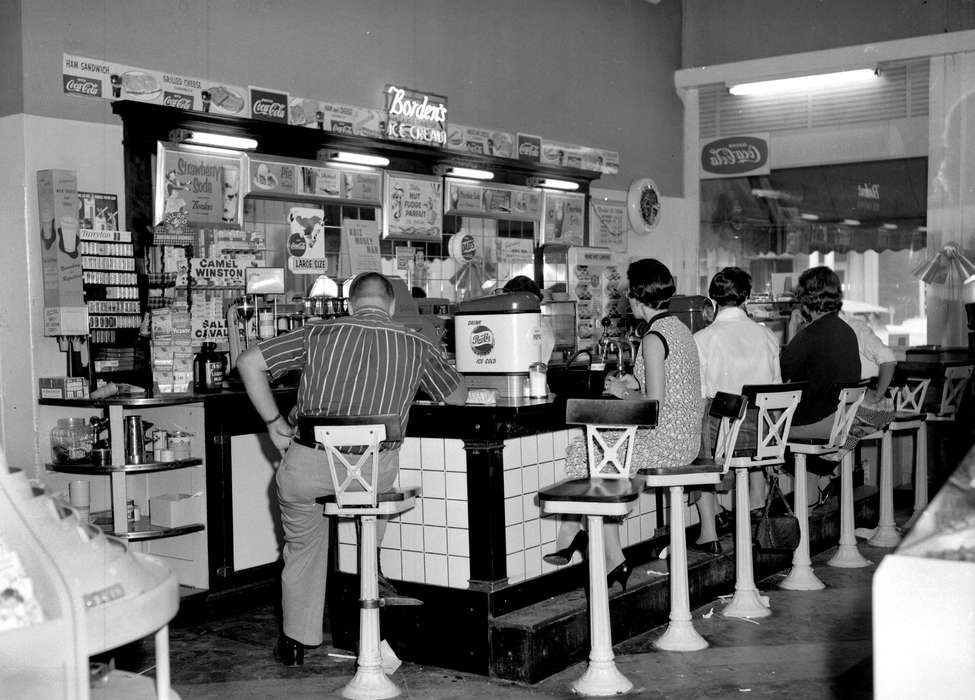 bar, soda fountain, Iowa, Ottumwa, IA, clock, pharmacy, history of Iowa, pepsi, coca cola, Lemberger, LeAnn, Businesses and Factories, stool, Iowa History, tile