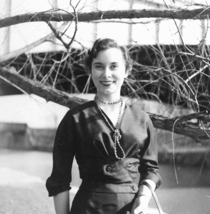 Ely, IA, necklace, Iowa History, history of Iowa, Iowa, Karns, Mike, Portraits - Individual