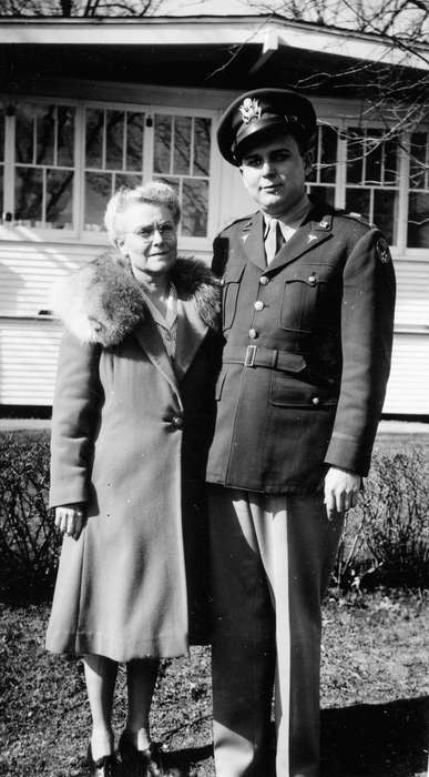 Portraits - Group, uniform, Shaw, Marilyn, Iowa, Military and Veterans, Cedar Falls, IA, history of Iowa, Iowa History