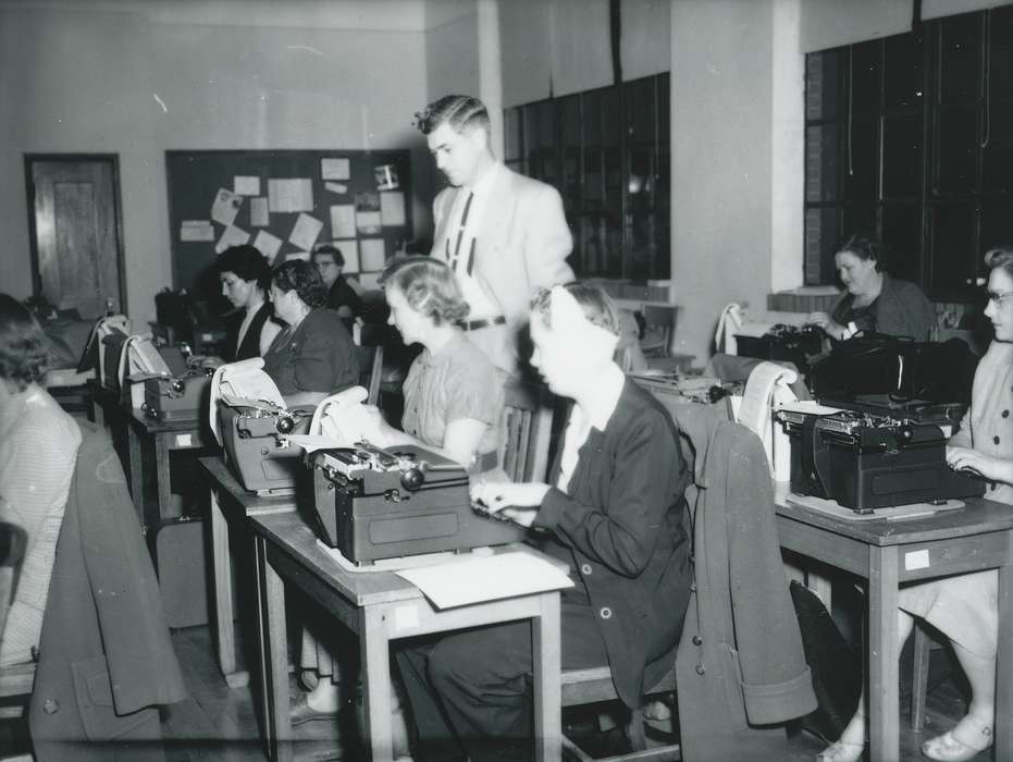 class, men, history of Iowa, women, Iowa History, classroom, Iowa, Schools and Education, typewriter, Waverly Public Library