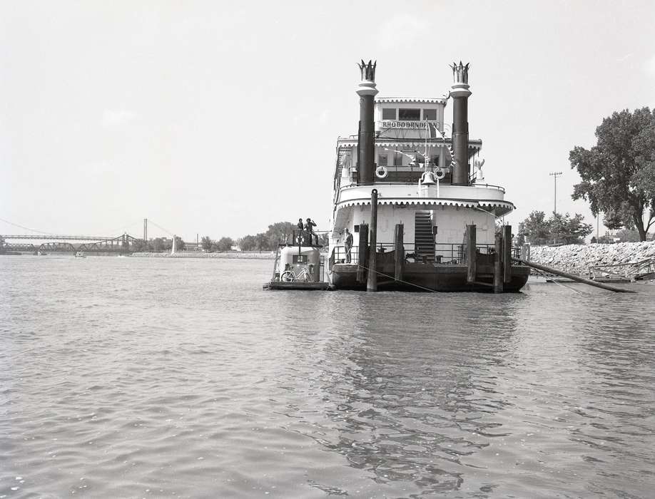 Clinton Public Library, history of Iowa, Iowa History, boats, Iowa, Lakes, Rivers, and Streams