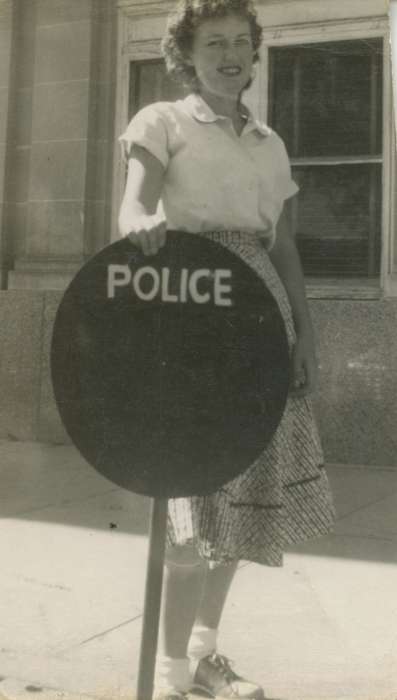 police, history of Iowa, Iowa History, Villisca, IA, Iowa, Salway, Evelyn, sign, Portraits - Individual