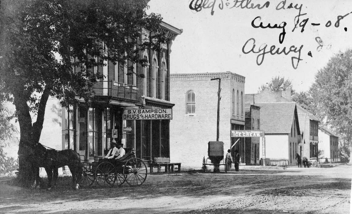 dirt road, history of Iowa, Lemberger, LeAnn, Iowa, Cities and Towns, Businesses and Factories, Iowa History, Agency, IA