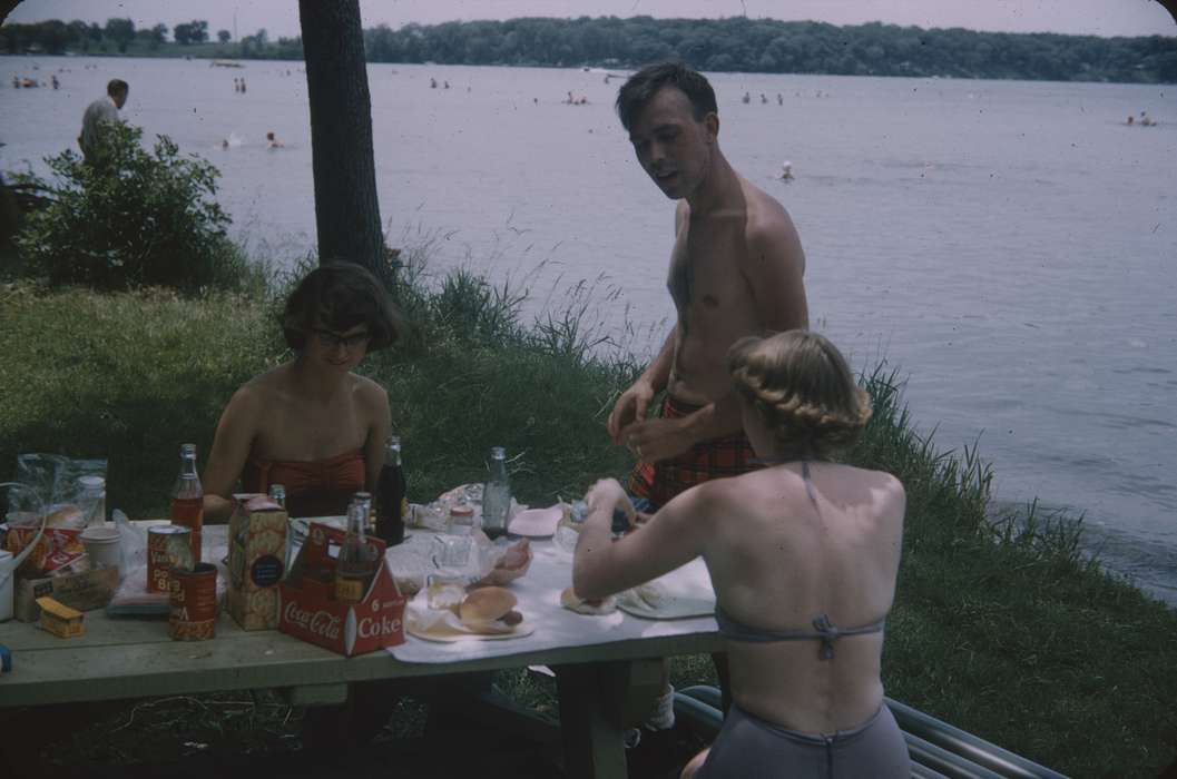 drinks, crackers, Iowa History, Lakes, Rivers, and Streams, Clear Lake, IA, Iowa, lake, ritz, food, history of Iowa, Sack, Renata, coke, picnic, shore, coca cola, drink, Leisure, Food and Meals