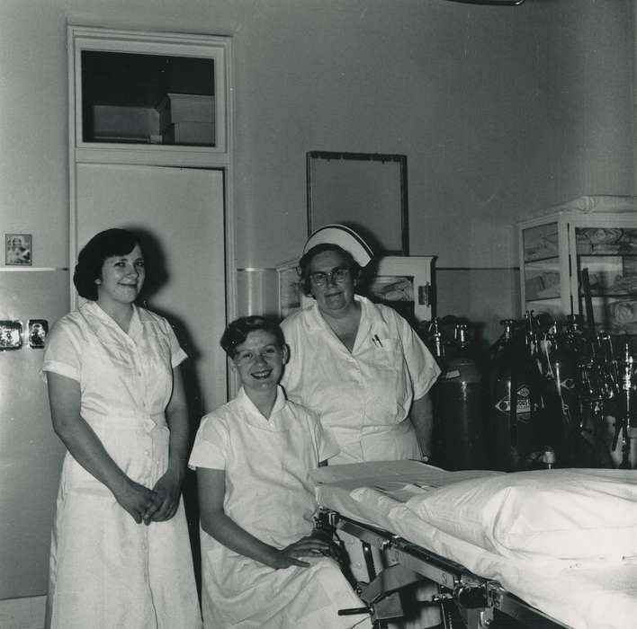 Hospitals, nurse cap, Waverly, IA, Iowa History, Waverly Public Library, Iowa, history of Iowa, correct date needed, nitrous oxide, Portraits - Group, examination table, nurse, Labor and Occupations