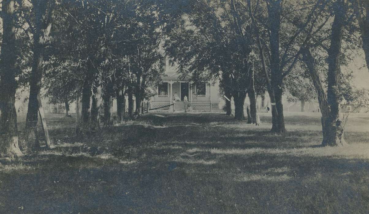 Portraits - Group, history of Iowa, Iowa History, Meyer, Sarah, front porch, Families, front yard, farm house, Waverly, IA, Iowa, Landscapes, Homes, Children, Leisure