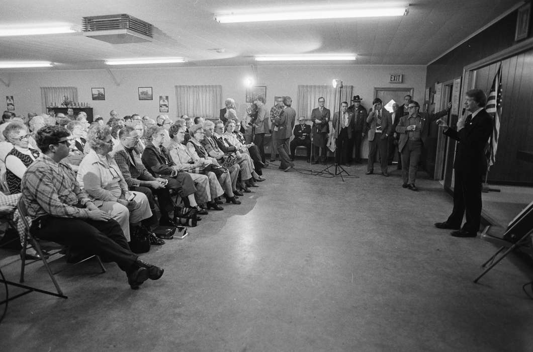 flag, campaign, Iowa History, Ottumwa, IA, history of Iowa, Civic Engagement, crowd, president, Iowa, Lemberger, LeAnn, speech, press, jimmy carter