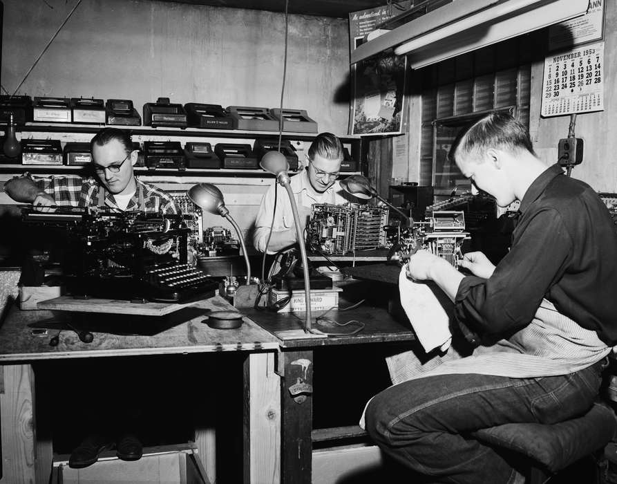 history of Iowa, Iowa History, Ottumwa, IA, Businesses and Factories, repair shop, Iowa, Lemberger, LeAnn, typewriter, Labor and Occupations
