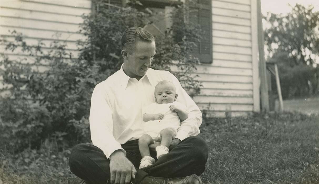 Portraits - Group, history of Iowa, Iowa History, IA, Tjaden, Carol, infant, Iowa, Children