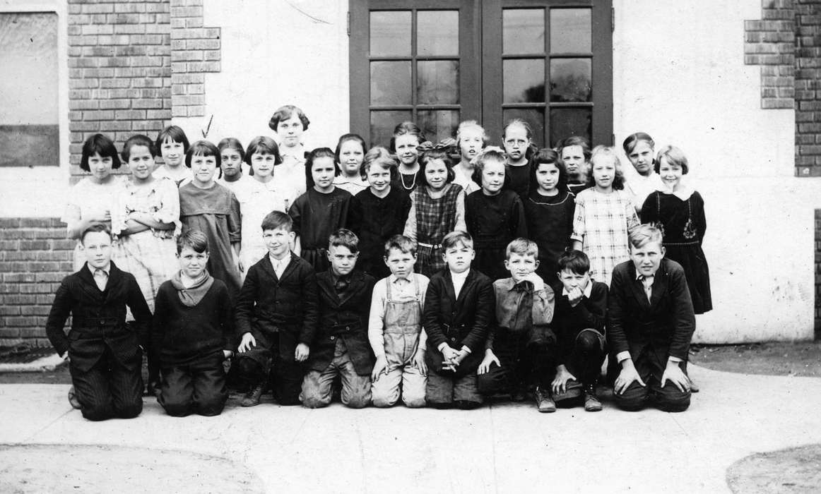 teacher, history of Iowa, Akron, IA, class, Iowa, Shaw, Marilyn, Children, Iowa History, Portraits - Group, Schools and Education