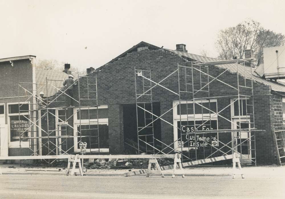 construction, history of Iowa, Waverly Public Library, Waverly, IA, Main Streets & Town Squares, Iowa, scaffolding, building, Iowa History, Cities and Towns, Labor and Occupations