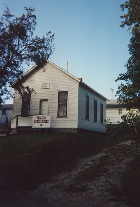 rural school, history of Iowa, Iowa History, University of Northern Iowa Museum, Sidney, IA, museum, trees, one room schoolhouse, Iowa, Schools and Education