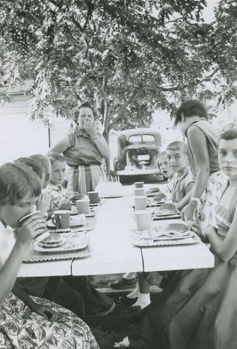 Food and Meals, Iowa, Mobley, Pat, Families, Children, Cresco, IA, party, Holidays, history of Iowa, picnic table, birthday, Iowa History