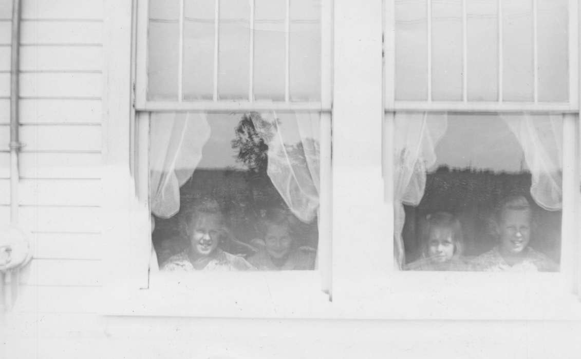 Burlington, IA, history of Iowa, Iowa History, window, Busse, Victor, Iowa, Homes, Children