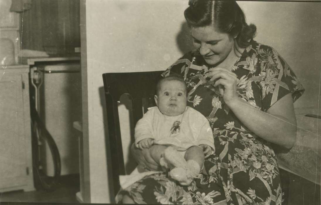 Portraits - Group, medicine, Iowa History, Lyon, Howard, Iowa, baby, Families, Orange City, IA, Homes, Children, history of Iowa