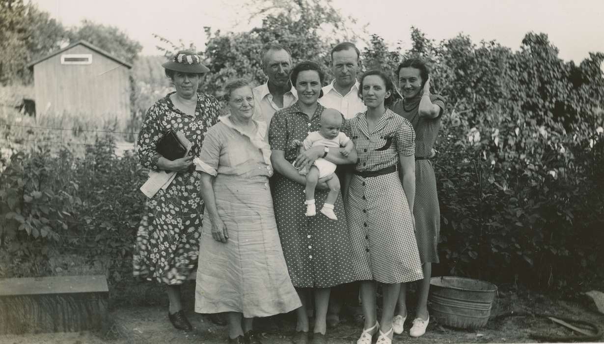 Portraits - Group, Iowa History, Iowa, IA, Tjaden, Carol, family, Children, infant, history of Iowa