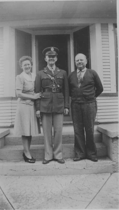 Portraits - Group, uniform, Bouck, Sharon, Iowa, Waterloo, IA, Military and Veterans, Families, army, wwii, history of Iowa, Iowa History