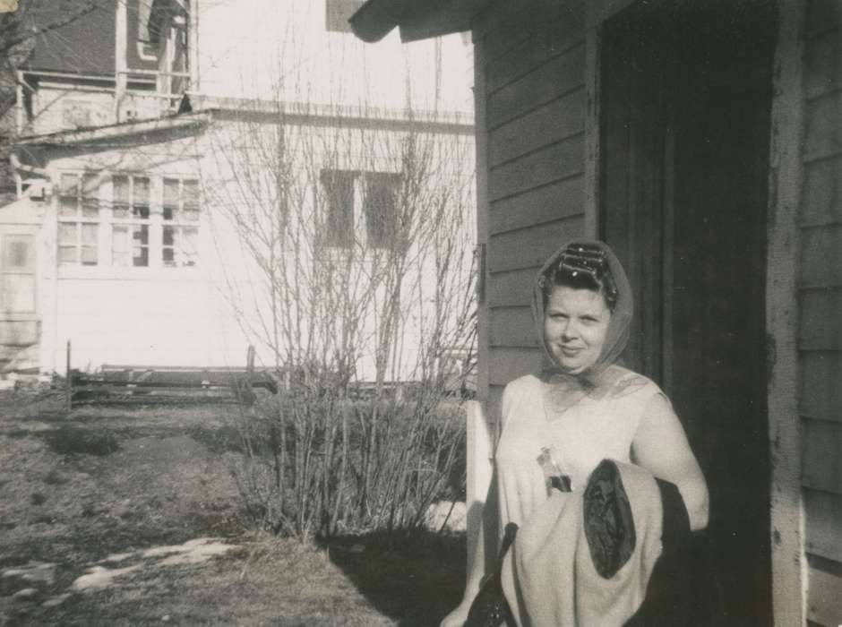 history of Iowa, Iowa History, doorway, curlers, Villisca, IA, head scarf, Iowa, Salway, Evelyn, soda, hairstyle, Portraits - Individual