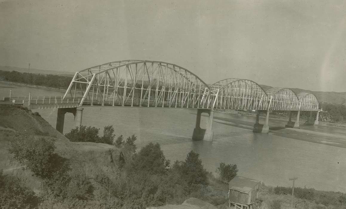 Travel, bridge, history of Iowa, Iowa History, Chamberlain, SD, Motorized Vehicles, Lakes, Rivers, and Streams, missouri river, Iowa, McMurray, Doug