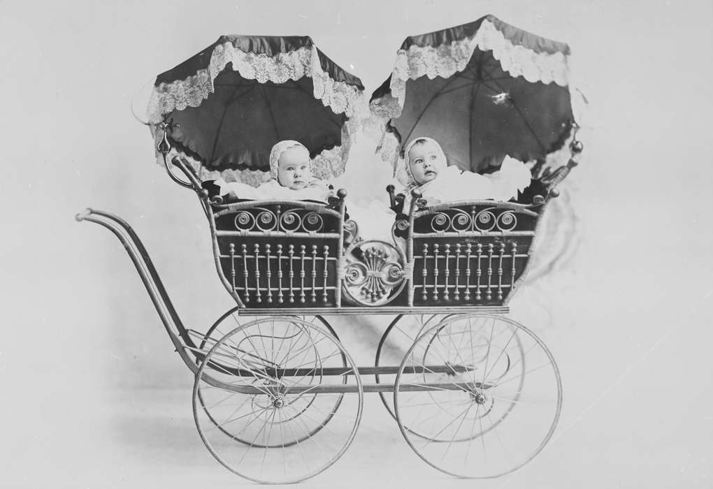 Portraits - Group, history of Iowa, Iowa History, Ottumwa, IA, infant, baby carriage, stroller, Iowa, Lemberger, LeAnn, parasol, Children, baby