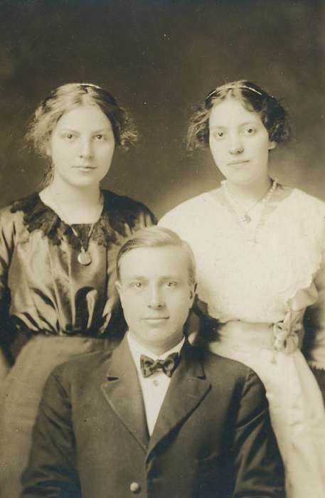 Portraits - Group, Iowa, necklace, Iowa History, eyes, bowtie, history of Iowa, Ottumwa, IA, bow tie, Spilman, Jessie Cudworth, suit