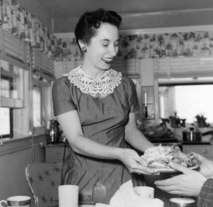 history of Iowa, kitchen, Iowa History, Ely, IA, Iowa, plate, Homes, dress, Food and Meals, Karns, Mike