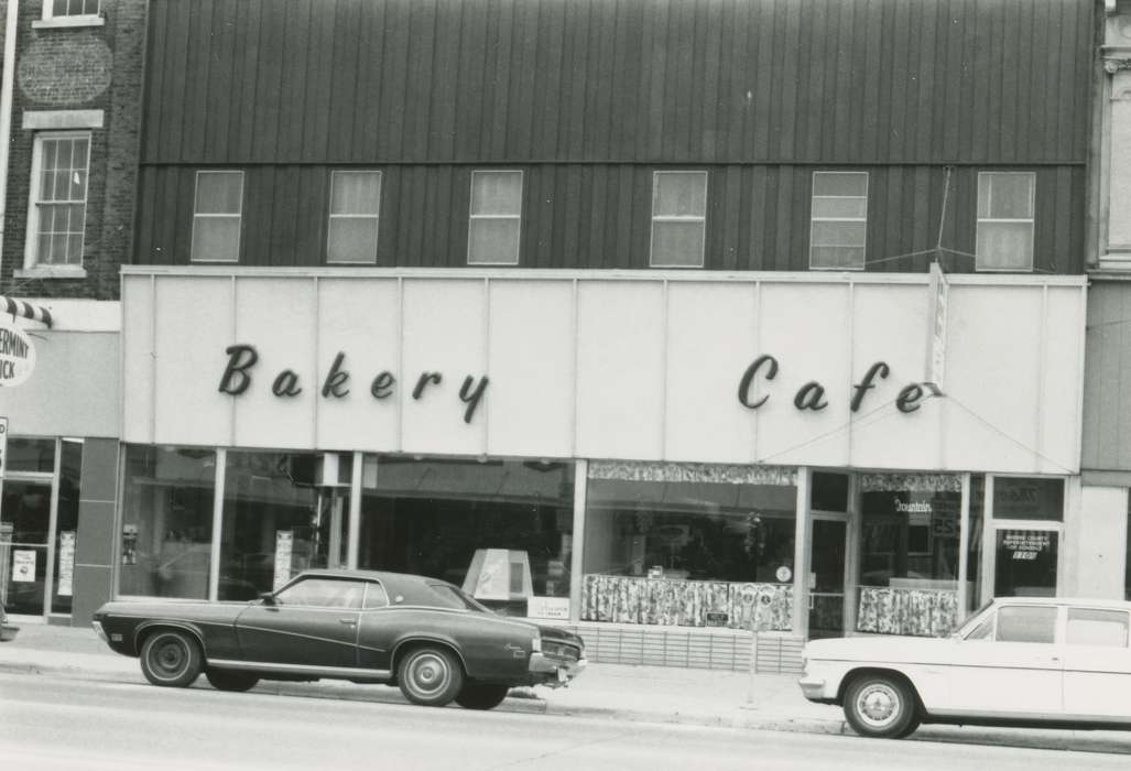 Cities and Towns, bakery, cafe, main street, Waverly Public Library, Main Streets & Town Squares, Iowa, history of Iowa, Iowa History, Businesses and Factories