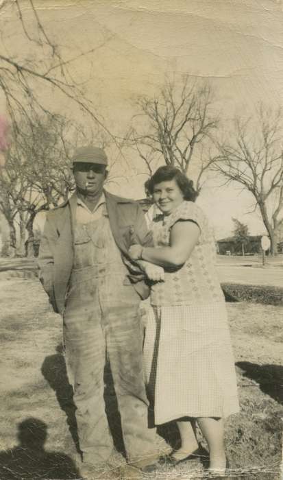 Portraits - Group, Iowa, Villisca, IA, cigarette, Salway, Evelyn, Farms, history of Iowa, Iowa History