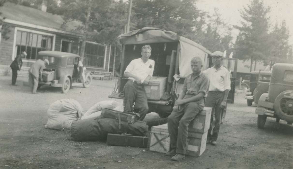 Portraits - Group, tarp, car, baggage, Iowa History, Iowa, Motorized Vehicles, Families, McMurray, Doug, truck, Travel, box, MN, Children, history of Iowa