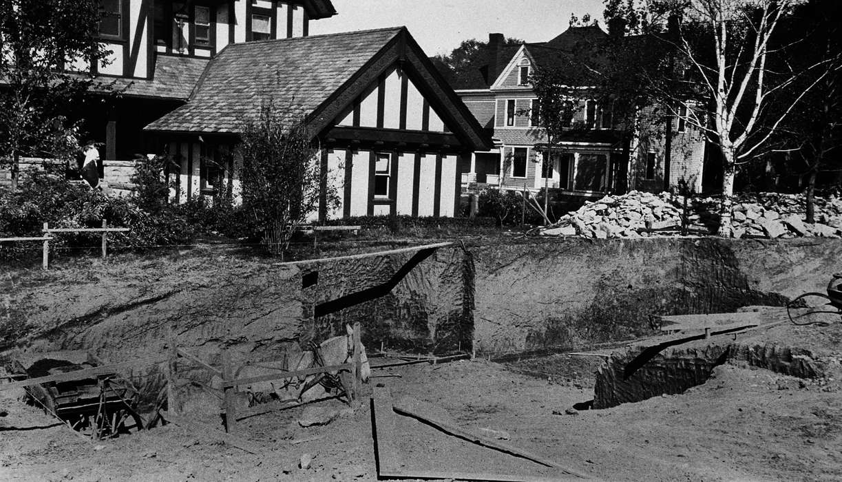 history of Iowa, Iowa History, Ottumwa, IA, Lemberger, LeAnn, Animals, Iowa, Cities and Towns, Homes, horse, construction, Labor and Occupations
