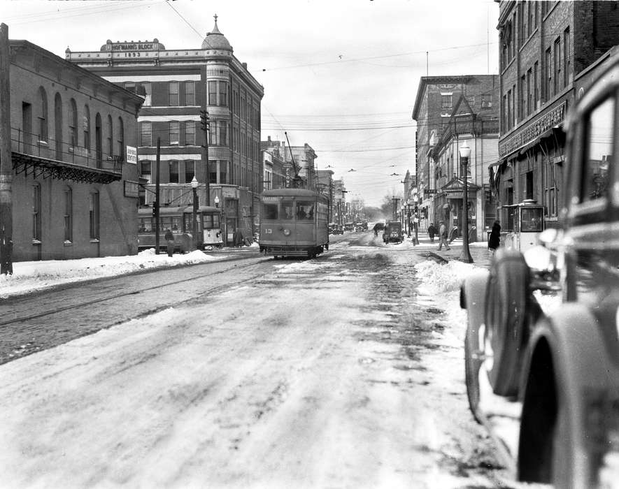 Iowa, trolley, car, Lemberger, LeAnn, Cities and Towns, Ottumwa, IA, Winter, history of Iowa, Motorized Vehicles, Main Streets & Town Squares, Iowa History, street car