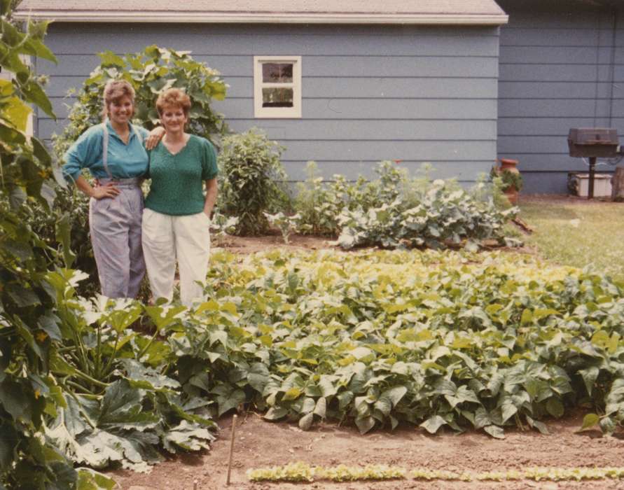 Portraits - Group, history of Iowa, Iowa History, Iowa, Davenport, IA, garden, Meyers, Cindy