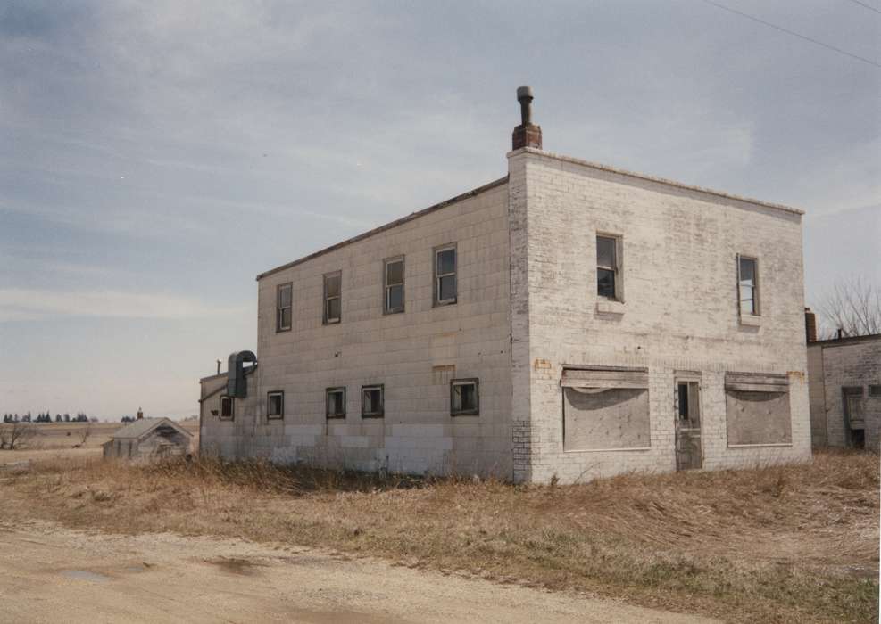 history of Iowa, Landscapes, Waverly Public Library, Waverly, IA, Iowa, Iowa History, Farms, old building, prairie