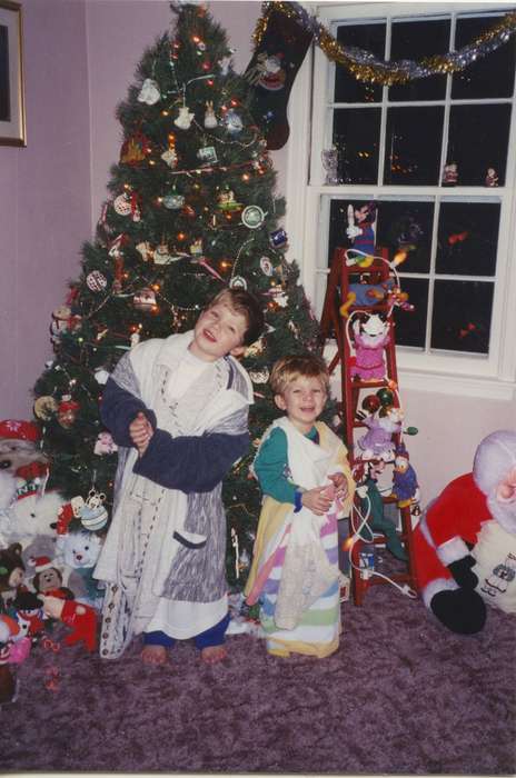 Portraits - Group, christmas, Dubuque, IA, history of Iowa, Kamm, Paula, Iowa History, christmas tree, christmas presents, Holidays, Iowa, living room, robe, Children