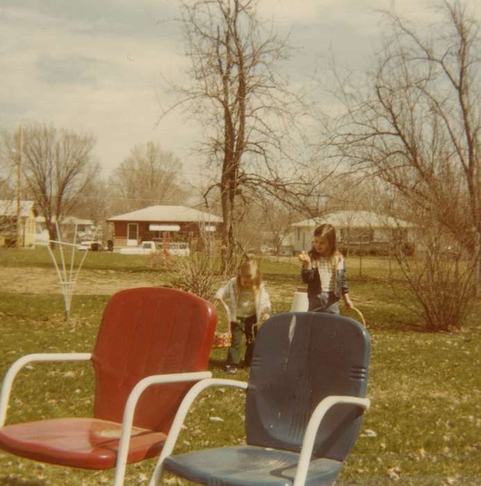 easter eggs, Iowa, chair, Dustin, Flevia, Children, eggs, Des Moines, IA, history of Iowa, Holidays, Iowa History, easter