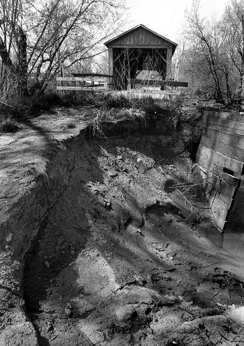 bridge, Iowa History, history of Iowa, Lemberger, LeAnn, Delta, IA, Iowa, Landscapes, dirt, covered bridge