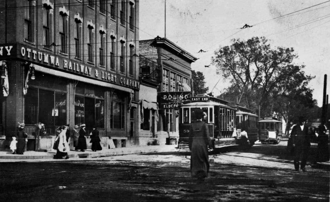 Main Streets & Town Squares, history of Iowa, Iowa History, Ottumwa, IA, Lemberger, LeAnn, Businesses and Factories, store, trolley, Iowa, Cities and Towns