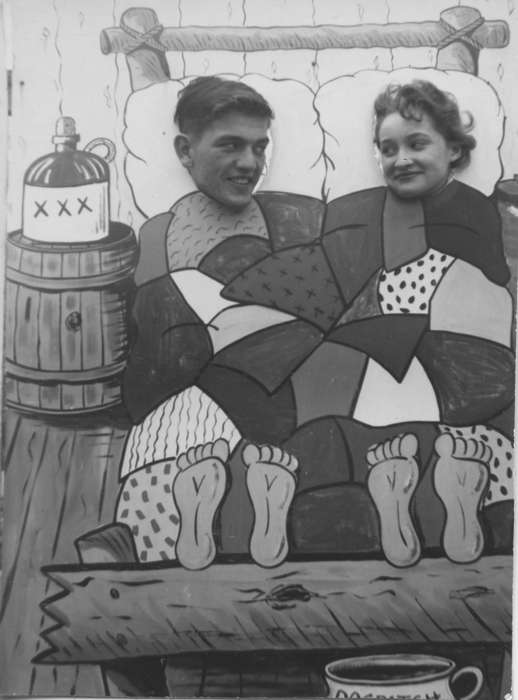 Portraits - Group, Travel, Bouck, Sharon, history of Iowa, Iowa History, cutout, Fairs and Festivals, Iowa, MO, silly