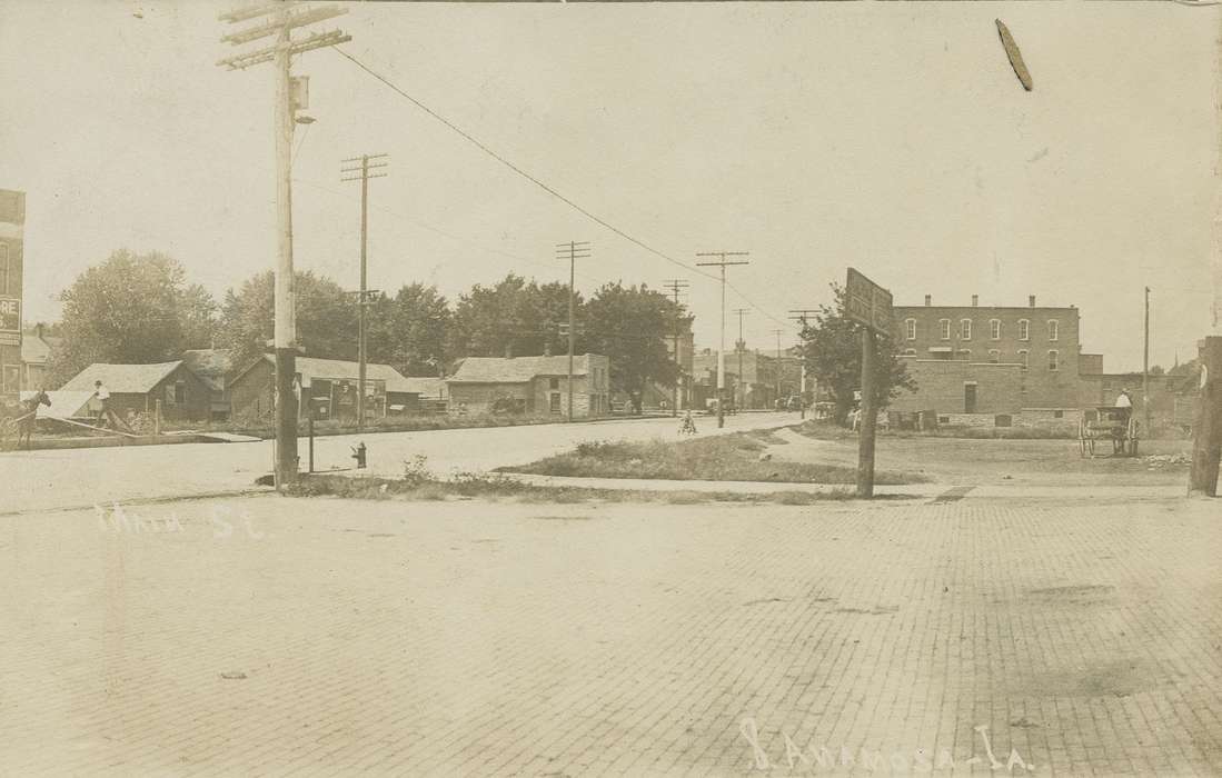 main street, Iowa, Anamosa, IA, Hatcher, Cecilia, history of Iowa, Main Streets & Town Squares, Iowa History