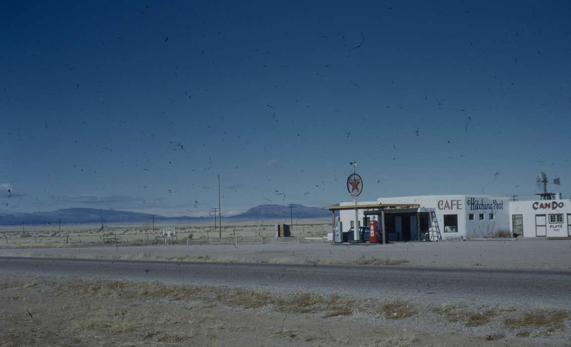 Travel, history of Iowa, Sack, Renata, Iowa History, texaco, Motorized Vehicles, road, gas, gas station, cafe, mountains, Landscapes, service station, USA, Iowa, gas pump