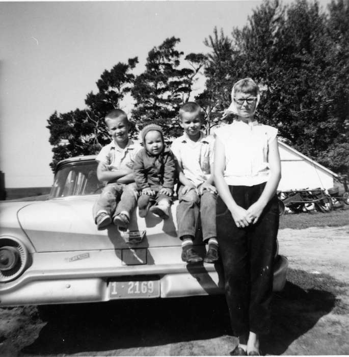 Portraits - Group, history of Iowa, Iowa History, kerchief, IA, Families, mother, Motorized Vehicles, car, Schrodt, Evelyn, Iowa, Children