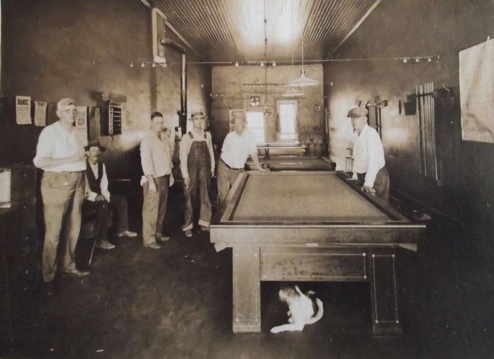 pool table, history of Iowa, Lemberger, LeAnn, Eddyville, IA, Iowa, Portraits - Group, Entertainment, Iowa History, Leisure