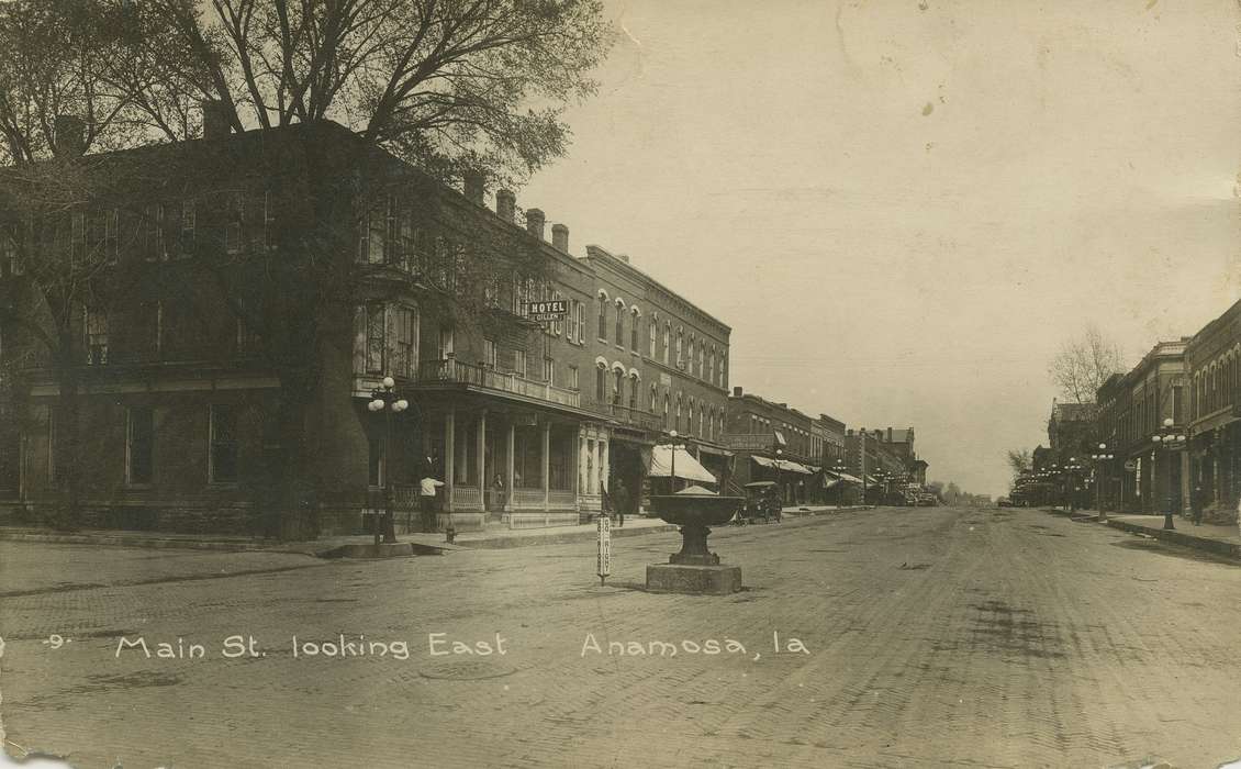 Anamosa, IA, history of Iowa, Main Streets & Town Squares, Iowa, main street, building, fountain, Hatcher, Cecilia, Iowa History, road